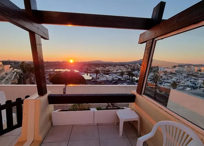 Cyrene Port Nature 5 *